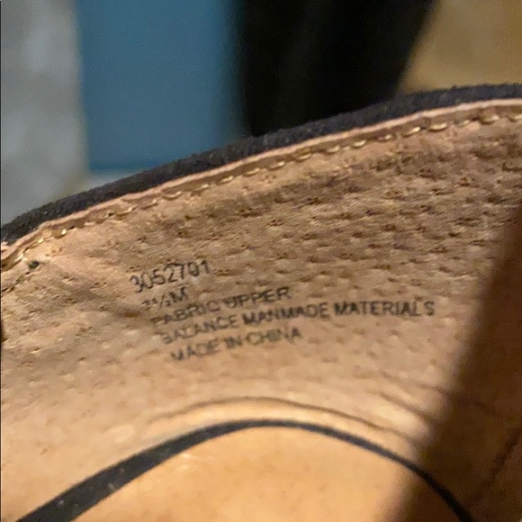 Crown Vintage open toe T-Strap Wedge - Picture 8 of 8